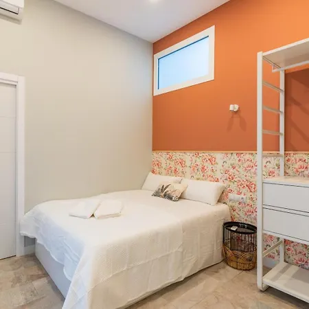 Amazing Big House Calixto Delight By Invalencia Apartment